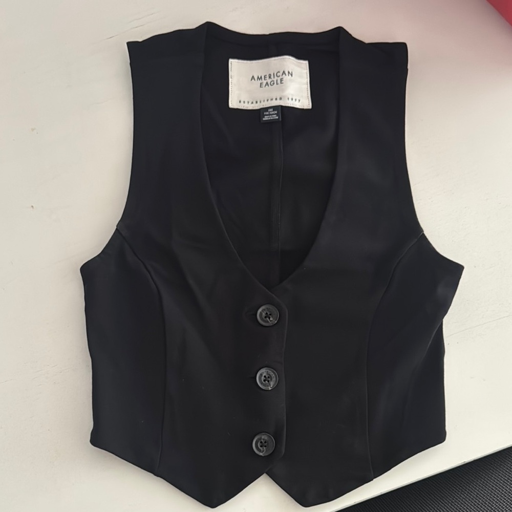 American Eagle Black Button-Up Vest